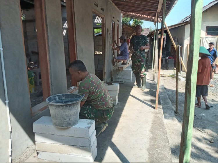 Satgas TMMD Reguler 125 Kodim 0710/Pekalongan Keroyok Pengerjaan RTLH Milik Bapak Kirno di Karangmoncol