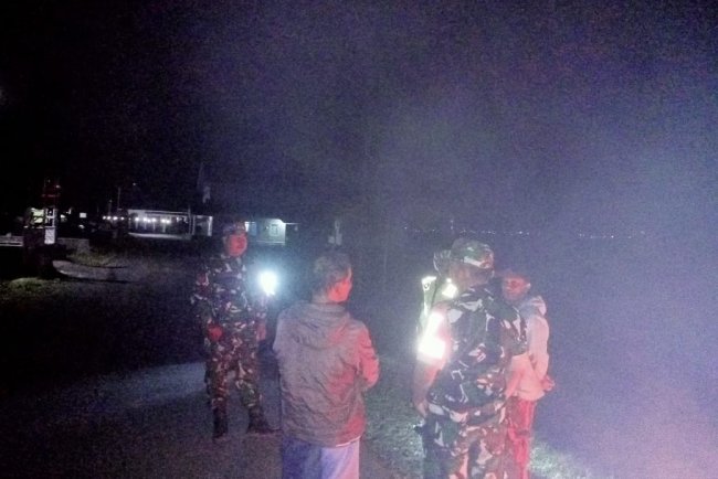 Patroli Malam Para Babinsa Kodim 0704 Banjarnegara Menjadikan Wilayah yang Aman Nyaman dan Kondusif