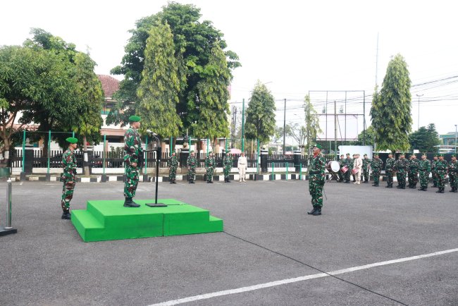 Kasdim 0704 Banjarnegara Pimpin Upacara 17-an