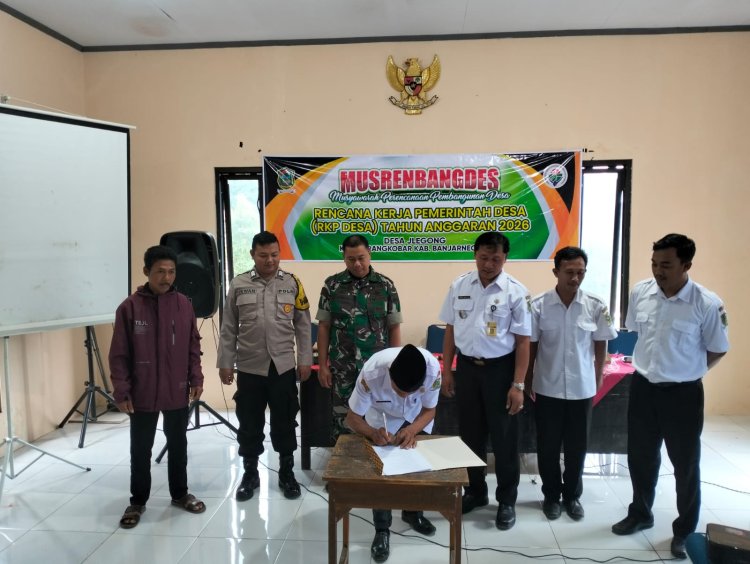 Babinsa Koramil 04/Karangkobar Menghadiri Musrenbang Desa Binaan