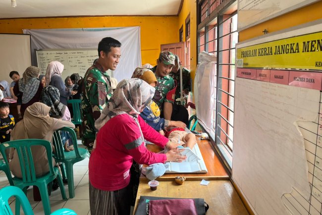 Cegah meningkatnya angka Stunting  Koramil 17 Wanayasa Dampingi Giat Posyandu