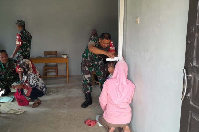 Untuk Meningkatkan Kesehatan Pada Anak Dan Balita Babinsa Dampingi Kegiatan Posyandu Balita