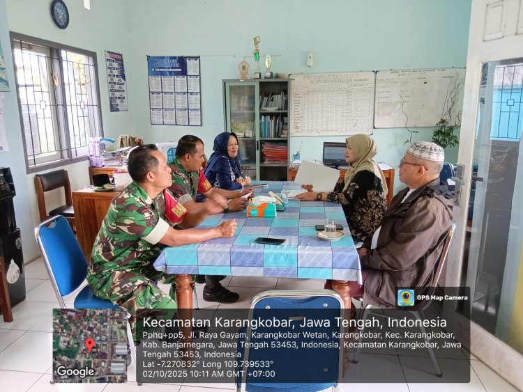 Tingkatkan Sinegeritas Di Wilayah  Babinsa Jalin Komsos Dengan Kepala UPT KB Karangkobar