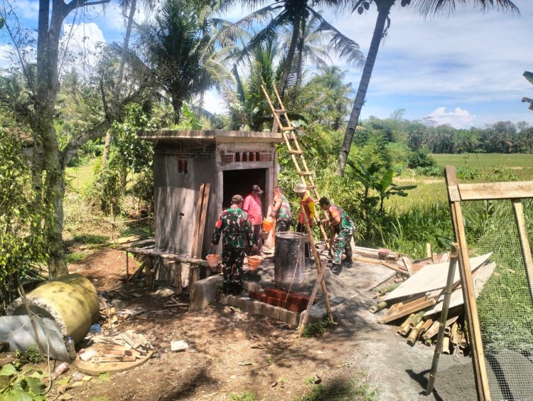 Babinsa Bantu Kelompok Tani Marsudi Tani 1 dalam Pembangunan Rumah Pompa Air