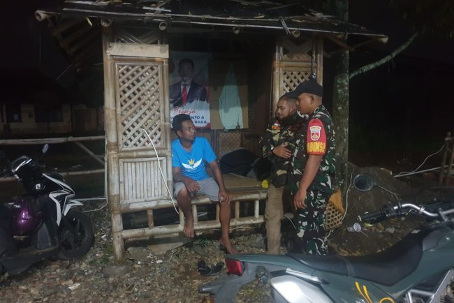 Patroli bersama Babinsa dan Banser  Wujudkan Wilayah Aman dan Kondusif