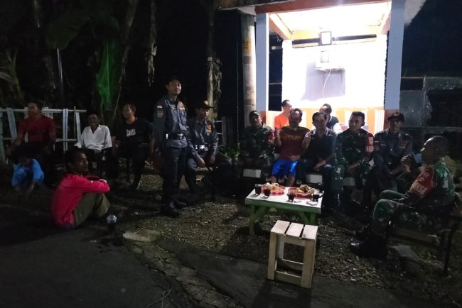 Babinsa Patroli Sambangi poskamling