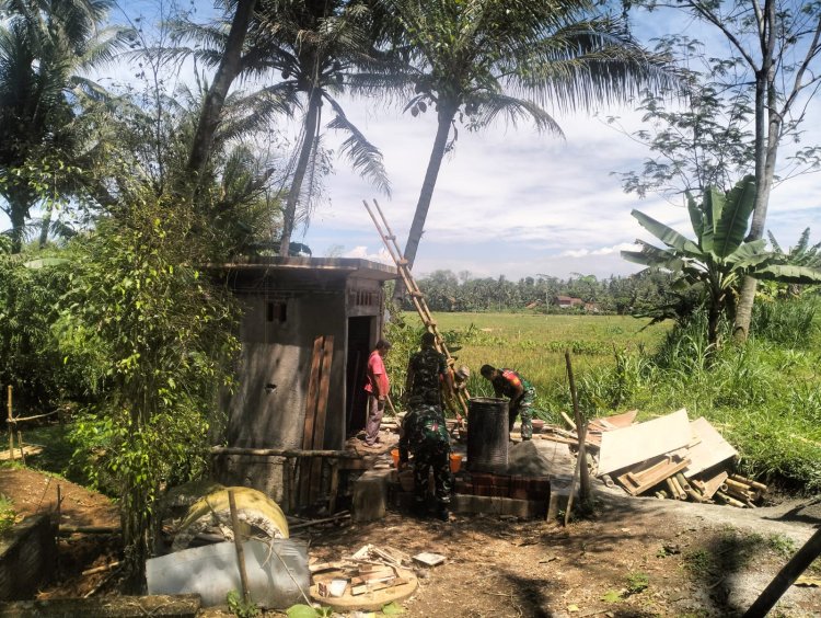 Babinsa Bantu Kelompok Tani Marsudi  dalam Pembangunan Rumah Pompa Air