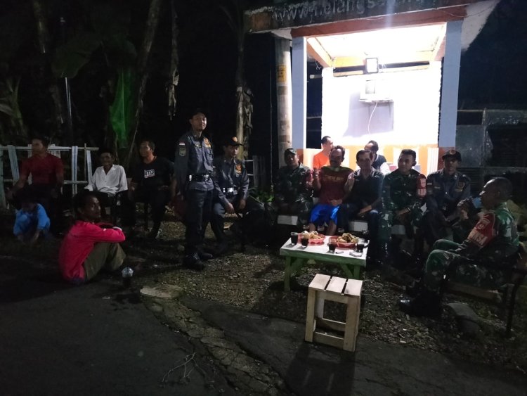 Babinsa Patroli Sambangi poskamling