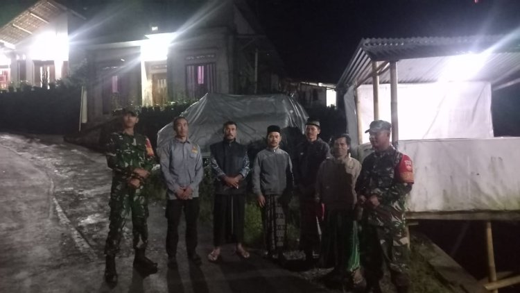Gelar Patroli Malam Guna Tingkatkan Kamtibmas di wilayah Karangkobar