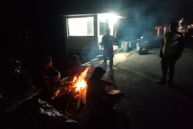 Babinsa Koramil 06/Kalibening Aktif  Laksanakan Patroli Malam, Dipastikan Wilayah Aman