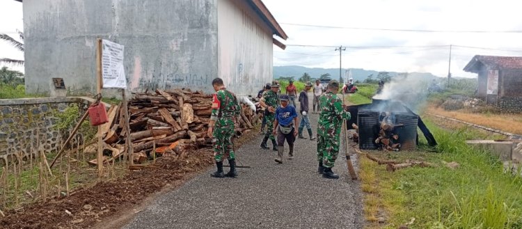 Koramil 08 Purwanegara Bersama Warga Gotong Royong Bangun Jalan Usaha Tani