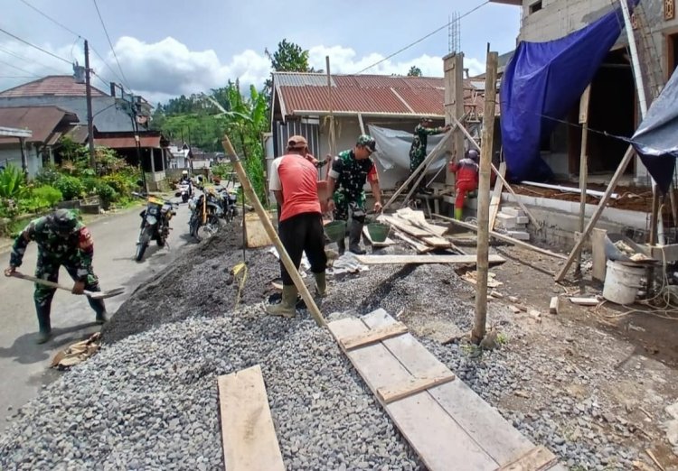 Danramil Kalibening Kerahkan Anggota Bantu Bedah Rumah RTLH Bapak Samidi