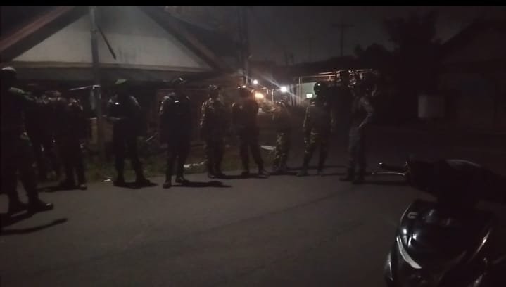 Babinsa Laksanakan Patroli Bersama Anggota Linmas Kokam dan Banser