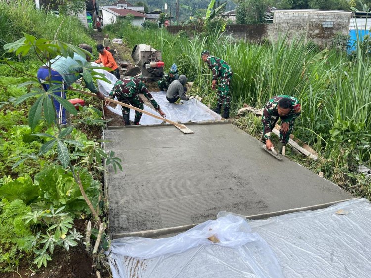 Gotong Royong Koramil 17 Wanayasa Melaksanakan Kerja Bhakti
