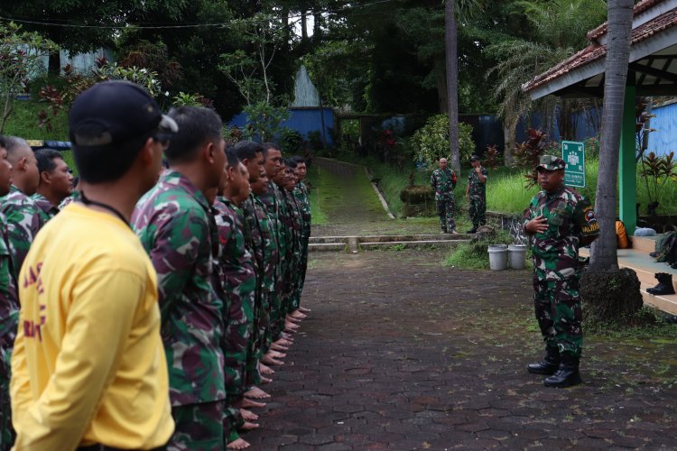Uji Kemampuan Prajurit Kodim 0704/Banjarnegara Gelar Renang Militer Dasar
