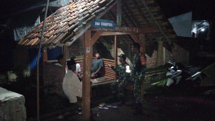 Babinsa Koramil Susukan Patroli Siskamling Cegah Gangguan Kamtibmas