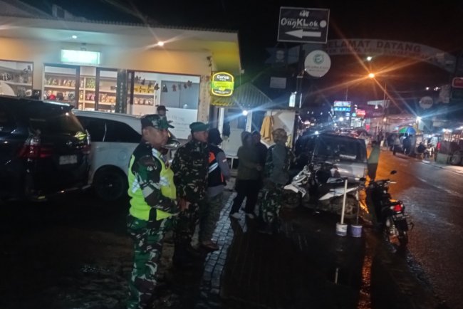 Babinsa Koramil 05 Batur patroli di kawasan wisata Dieng