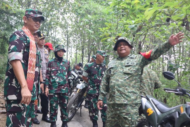 Tim Wasev Tinjau Pelaksanaan TMMD Ke-127 Kodim 0713/Brebes di Desa Cikuya