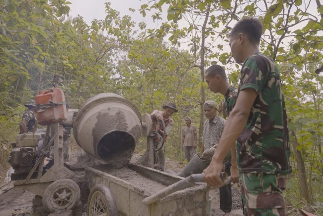 Satgas TMMD 127 Kodim 0713/Brebes Bahu Membahu Transformasi Infrastruktur Cikuya