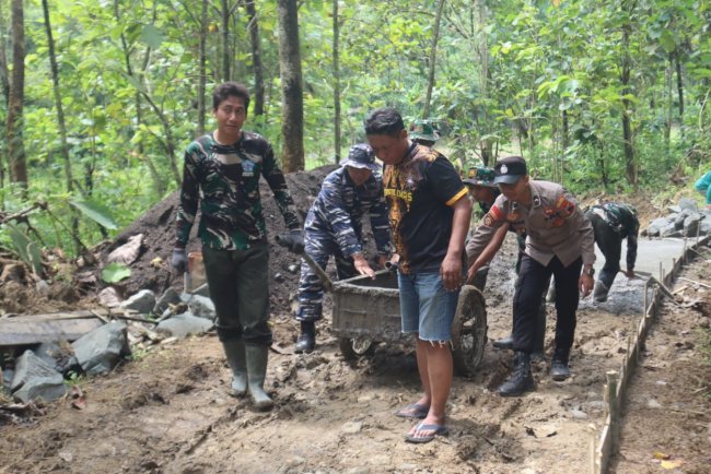 Membangun Negeri dari Desa, Sinergi TNI, Polri, dan Rakyat di TMMD 127 Brebes Wujudkan Asa Indonesia Emas