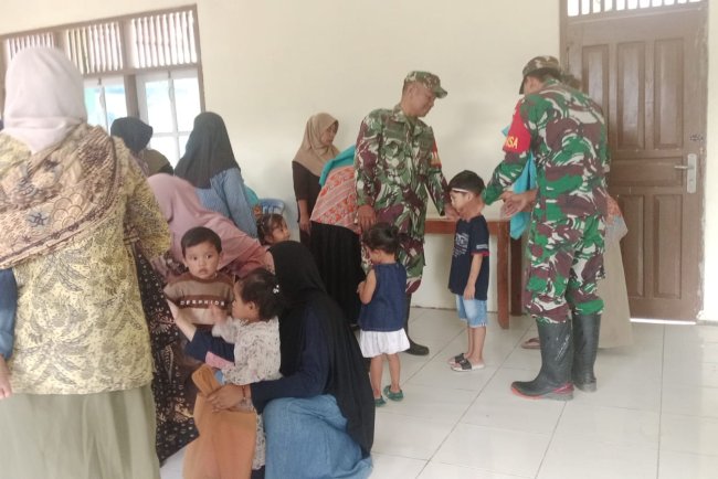 Babinsa melaksanakan pendampingan Posyandu Balita