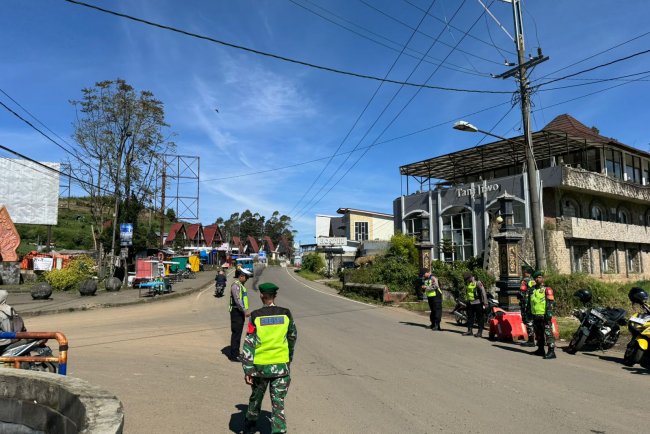 Siaga Lebaran Koramil Laksanakan Pam Di Wilayah Binaan