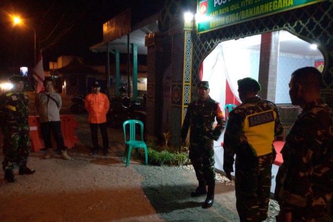 Dandim Banjarnegara Tinjau Pos Pengamanan Lebaran di Mrica Bawang