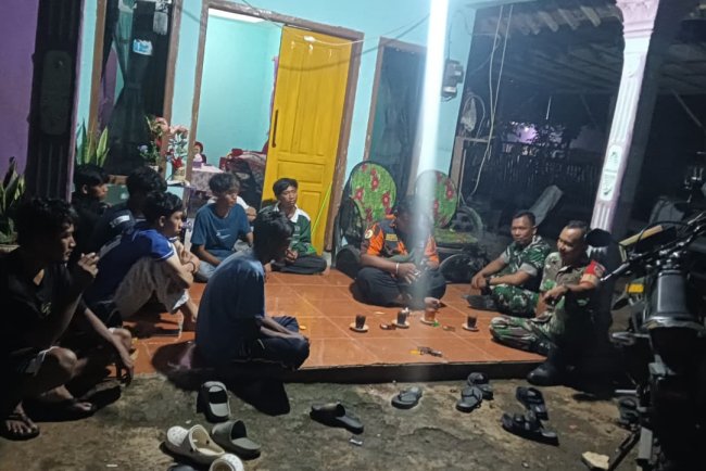 Koramil 11 Punggelan Laksanakan Patroli Siskamling Dengan Ormas