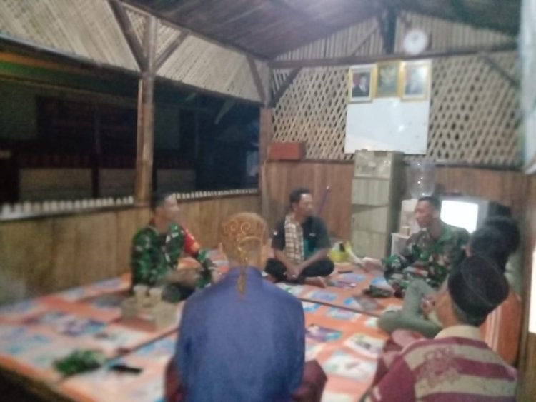 Anggota Koramil 13 Banjarmangu Melaksanakan Patroli Poskamling