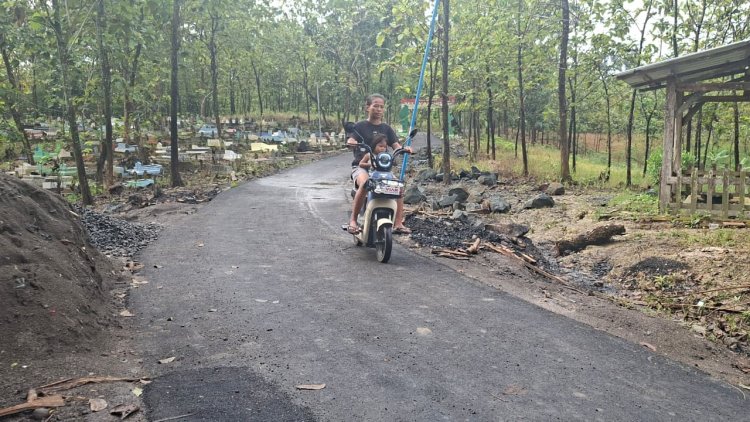 Wajah Baru Desa Cikuya, Jalan Hasil TMMD Jadi Favorit Warga untuk Olahraga Pagi