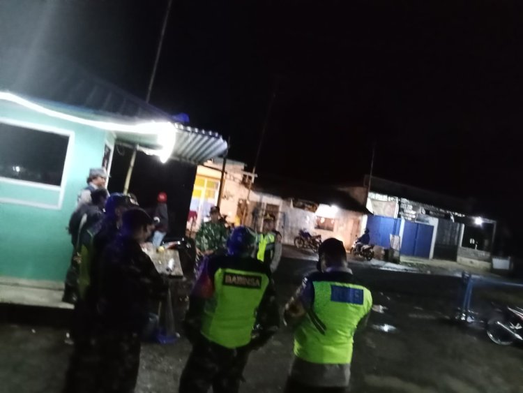 Babinsa Koramil 17 Wanayasa melaksanakan Patroli Malam
