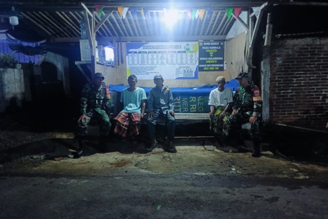 Koramil 07 Mandiraja melaksanakan Patroli malam bersama Linmas dan Kokam