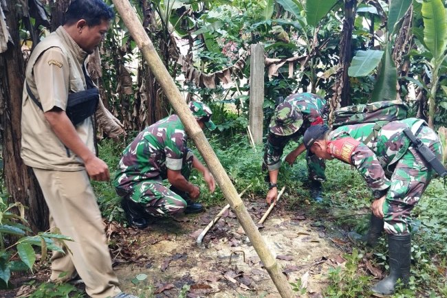 Babinsa Koramil 10 Bawang Pantau Sumur Bor di Desa Masaran