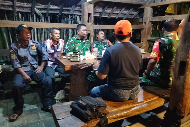 Babinsa Koramil 01 Banjarnegara Laksanakan Patroli Pos Kamling