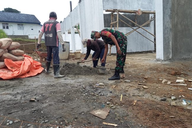 Dinding Dirapikan Struktur Diperkuat KDKMP Gumelar Terus Berproses
