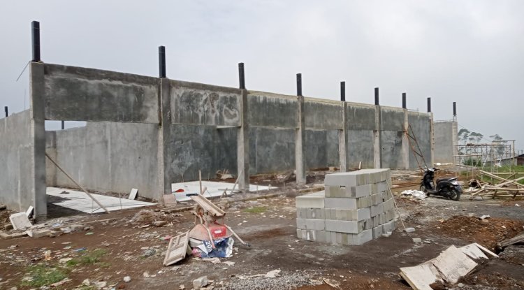 Babinsa Koramil 05 Batur Awasi Pembangunan KDKMP di Desa Sumberejo