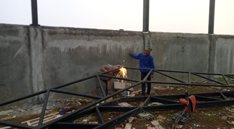 Babinsa Koramil 05 Batur Awasi Pembangunan KDKMP di Desa Sumberejo