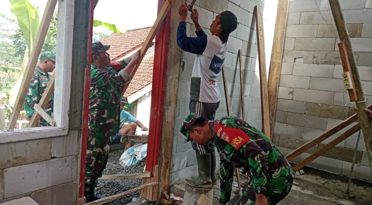 Babinsa Ikut Serta Dukung Program Rtlh
