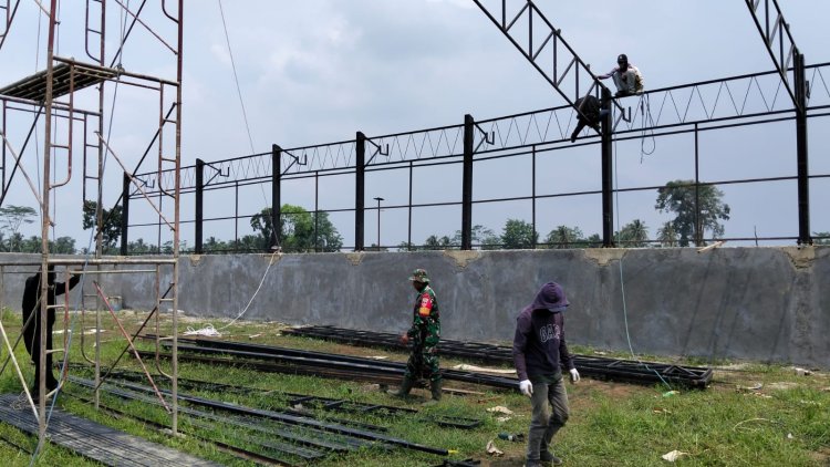 Babinsa Dampingi Pembangunan KDKMP Desa Linggasari