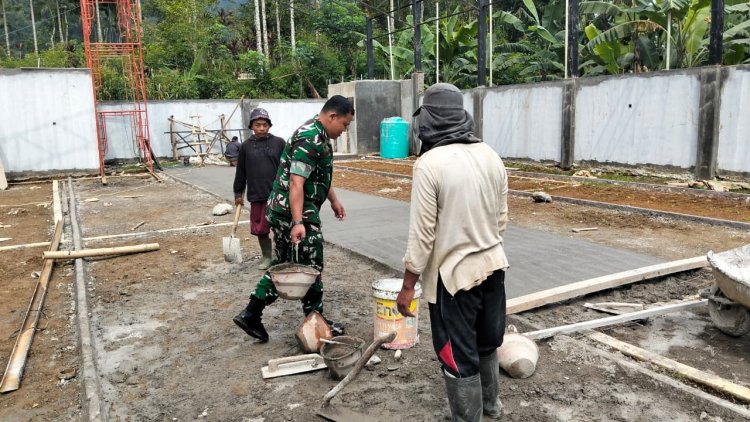 Babinsa Koramil 17 Wanayasa Awasi Pembangunan KDKMP di Desa Bantar