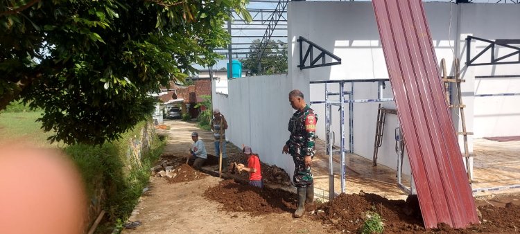 Babinsa Koramil 01 Banjarnegara Awasi Pembangunan KDKMP di Kelurahan Sokanandi