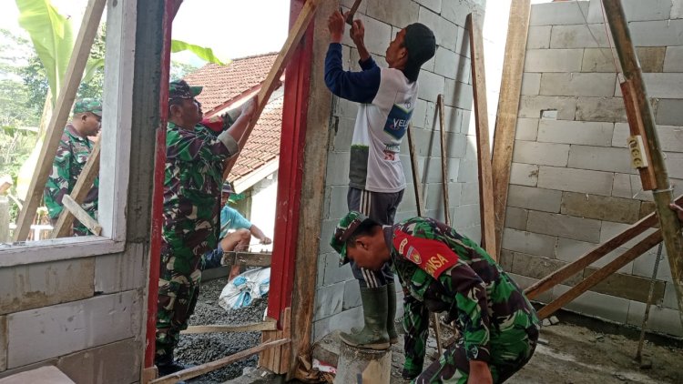 Babinsa Ikut Serta Dukung Program Rtlh