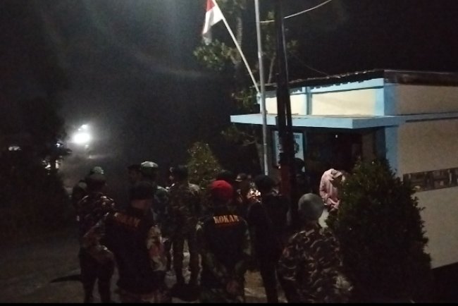Babinsa Koramil 16 Pejawaran Gelar Patroli Gabungan Bersama Komponen Masyarakat Tegakkan Kamtibnas
