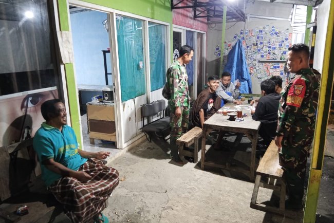 Peran Aktif Babinsa Melaksanakan Patroli Malam