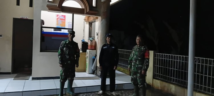 Babinsa Koramil 18 Pagentan Laksanakan Patroli Malam Guna Memastikan Keamanan Wilayah
