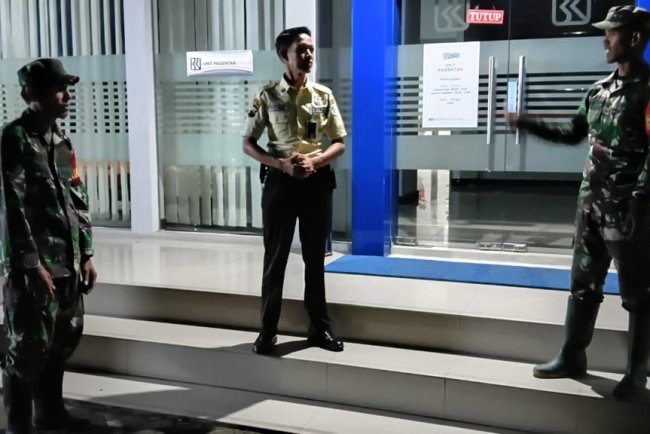 Babinsa Koramil 18 Pagentan Laksanakan Patroli Malam Guna Memastikan Keamanan Wilayah
