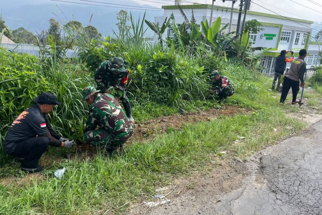 Koramil 17 Wanayasa bersama komponen masyarakat adakan gerakan penanaman pohon
