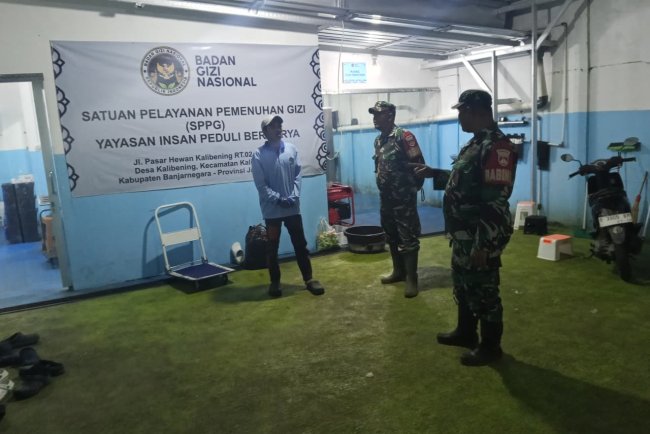 Babinsa Koramil 06 Kalibening Patroli Malam Cegah Gangguan Kamtibmas