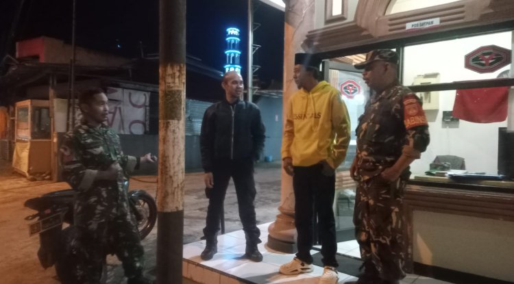 Lingkungan Aman Wargapun Nyaman Babinsa Rutin Laksanakan Patroli Malam