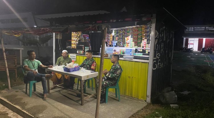 Babinsa Koramil 10 Bawang Intensifkan Patroli Malam di Pos Siskamling